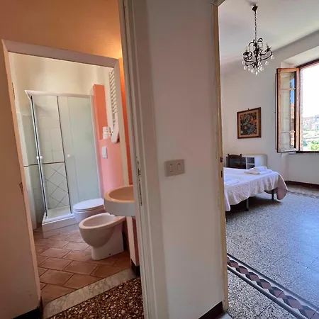Vicolo Dell'oro Сиена